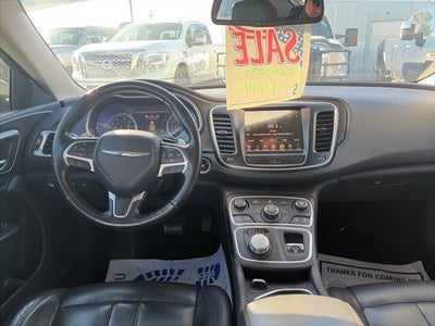 2017 Chrysler 200 Limited