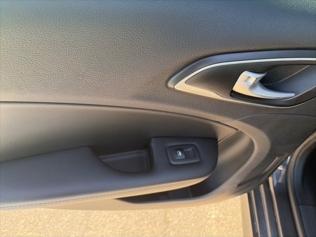 2017 Chrysler 200 Limited