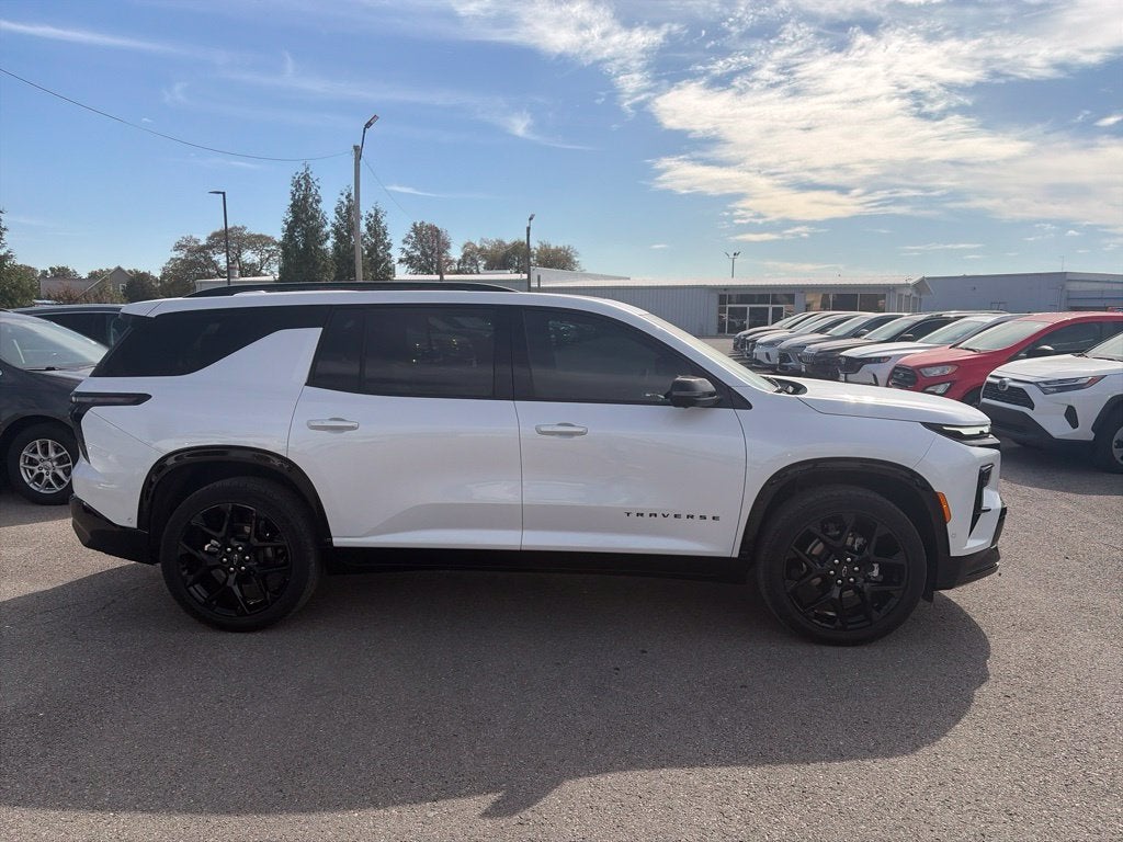2025 Chevrolet Traverse RS
