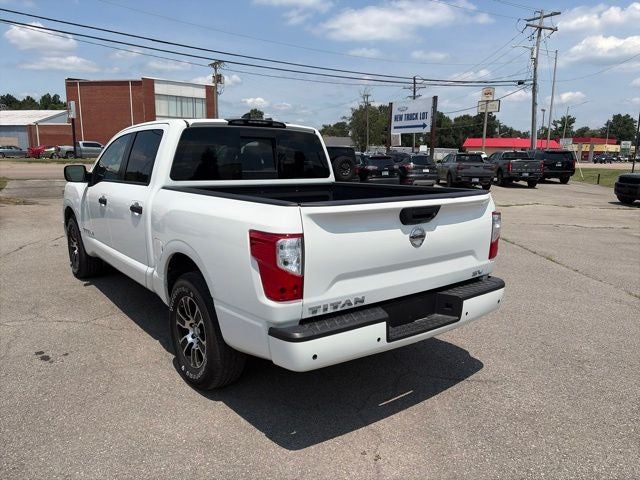 2022 Nissan Titan SV