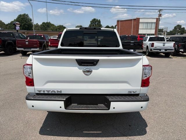 2022 Nissan Titan SV