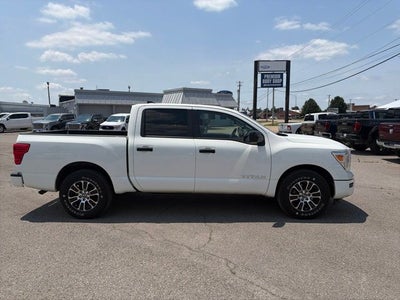 2022 Nissan Titan SV