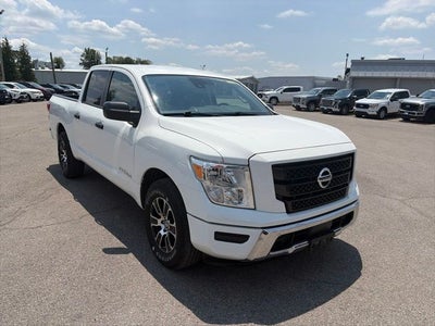 2022 Nissan Titan SV