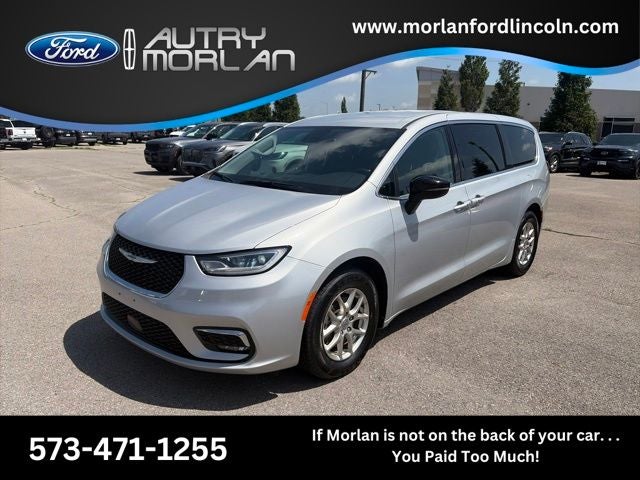 2024 Chrysler Pacifica Touring L's photo