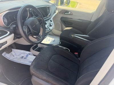 2024 Chrysler Voyager LX