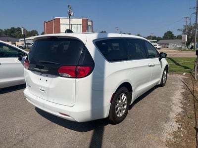 2024 Chrysler Voyager LX