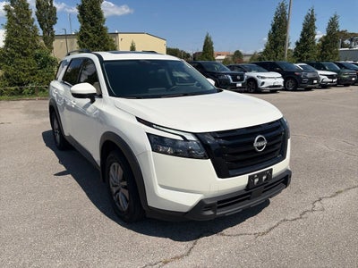 2024 Nissan Pathfinder SV