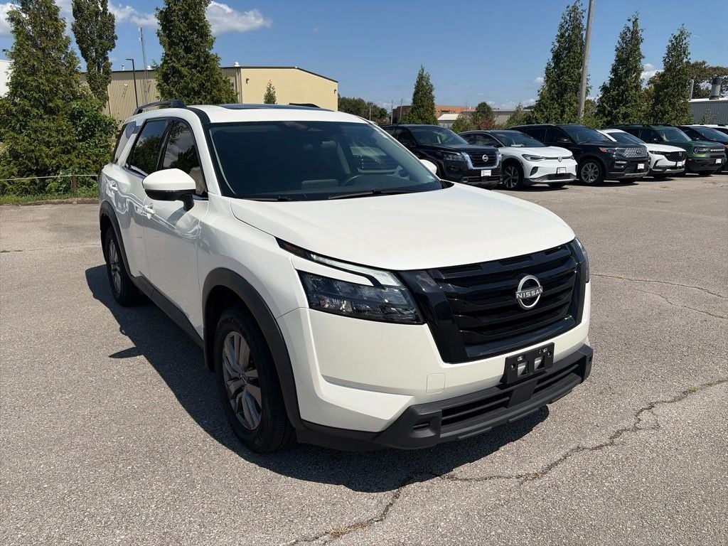 2024 Nissan Pathfinder SV