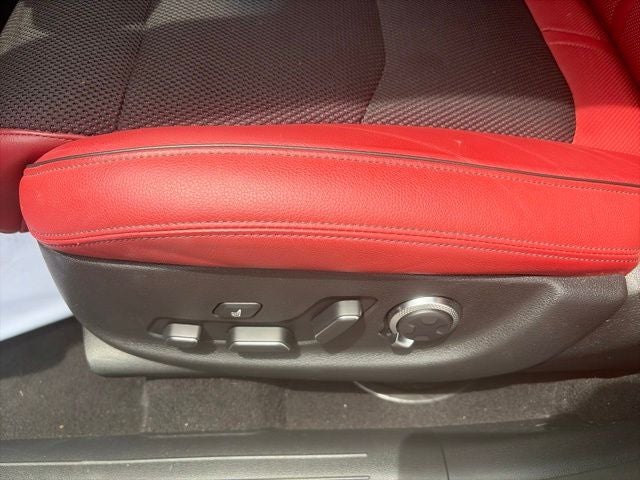 2024 Genesis GV70 2.5T