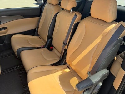 2024 Kia Carnival LX