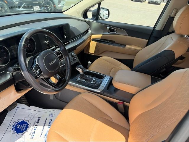 2024 Kia Carnival LX