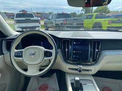 2023 Volvo XC60 B5 Plus Bright Theme