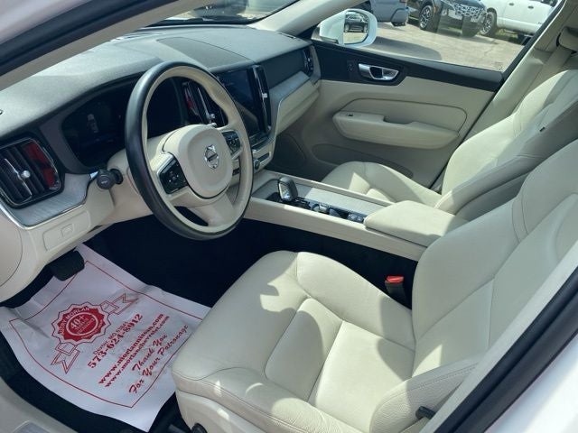 2023 Volvo XC60 B5 Plus Bright Theme