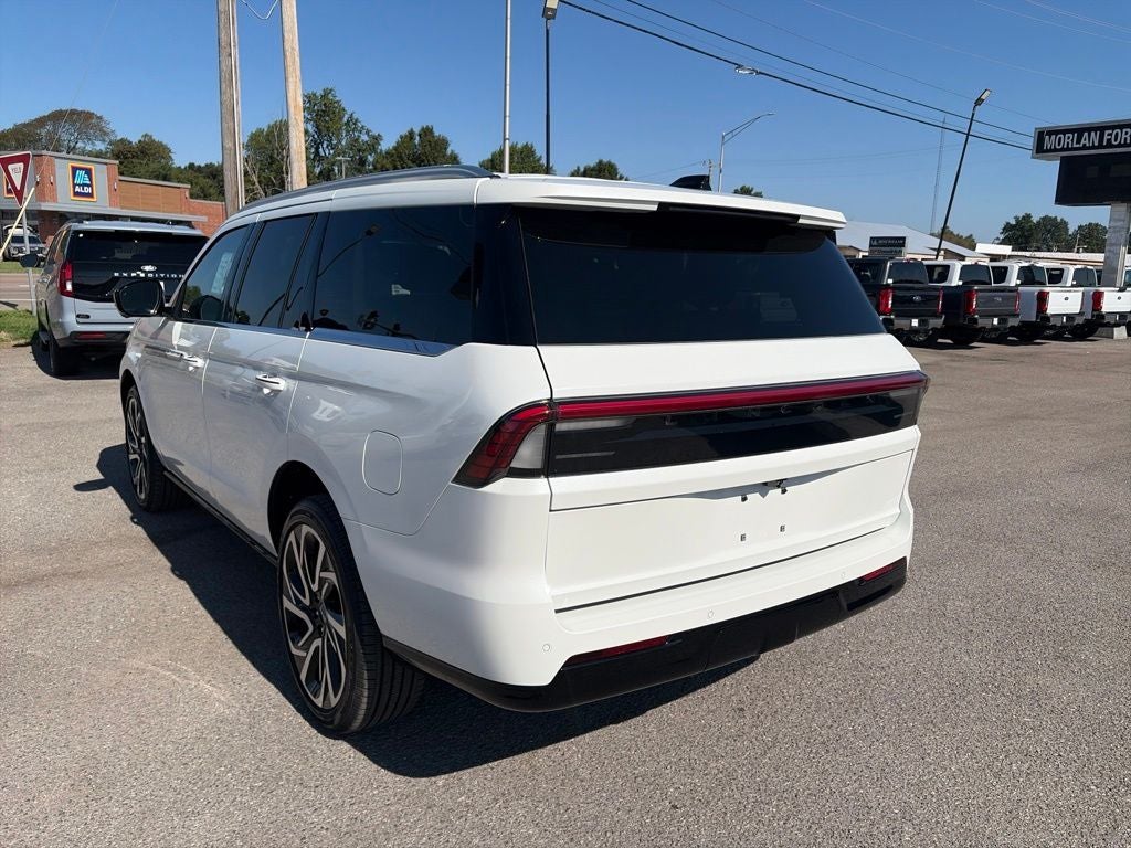 2027 Lincoln Navigator Reserve