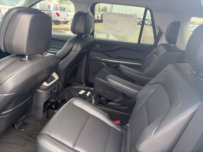2027 Lincoln Navigator Premiere