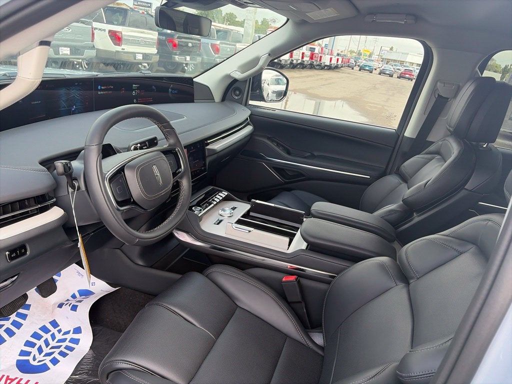 2027 Lincoln Navigator Premiere