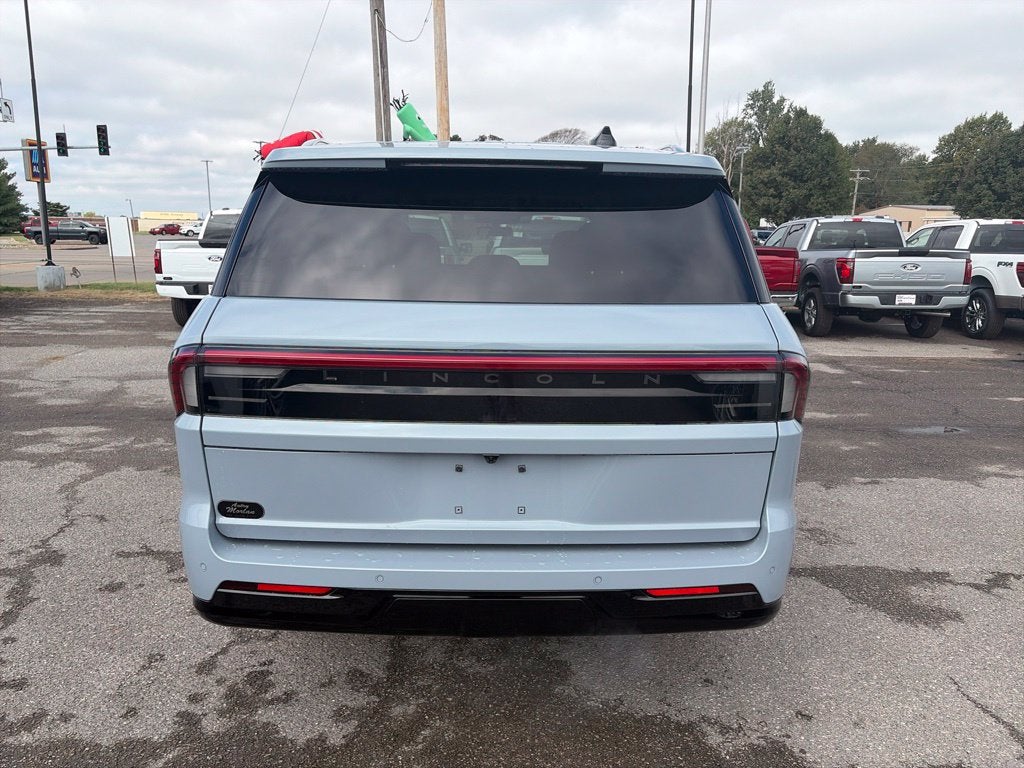 2027 Lincoln Navigator Premiere