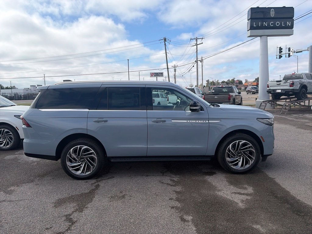 2027 Lincoln Navigator Premiere