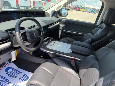 2027 Lincoln Navigator Premiere