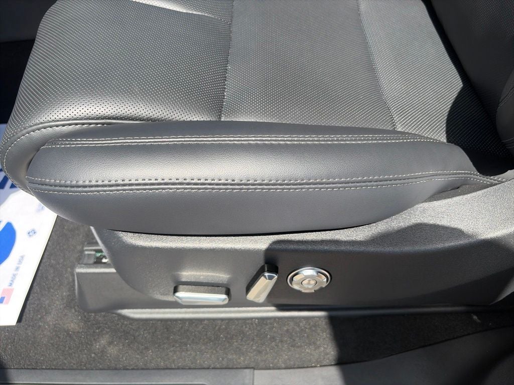 2027 Lincoln Navigator Premiere