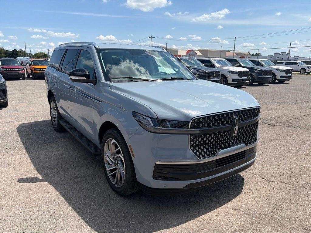 2027 Lincoln Navigator Premiere