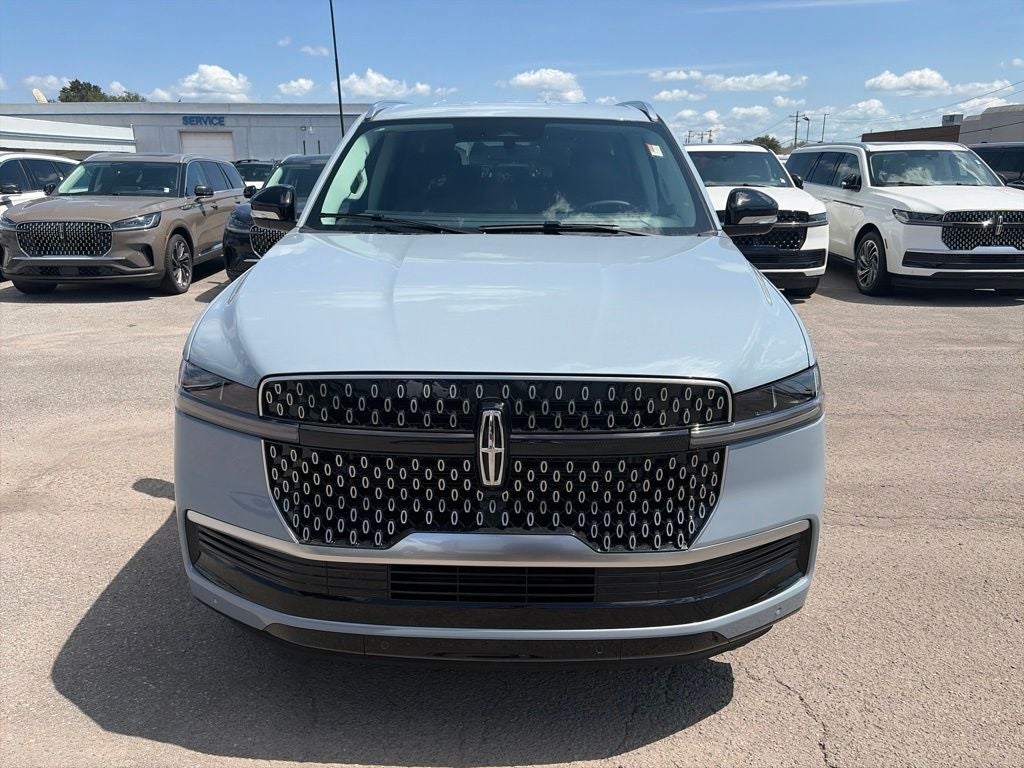2027 Lincoln Navigator Premiere
