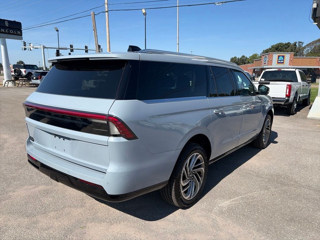 2027 Lincoln Navigator L Reserve