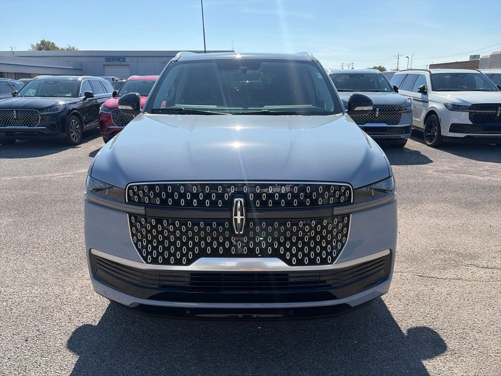 2027 Lincoln Navigator L Reserve