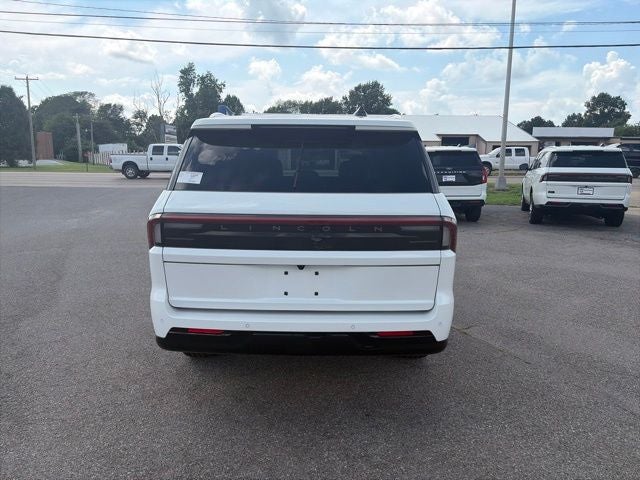 2027 Lincoln Navigator L Reserve