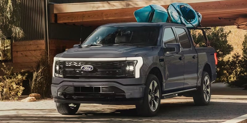 Ford F-150 vs Ram 1500 full-size pickup truck comparison